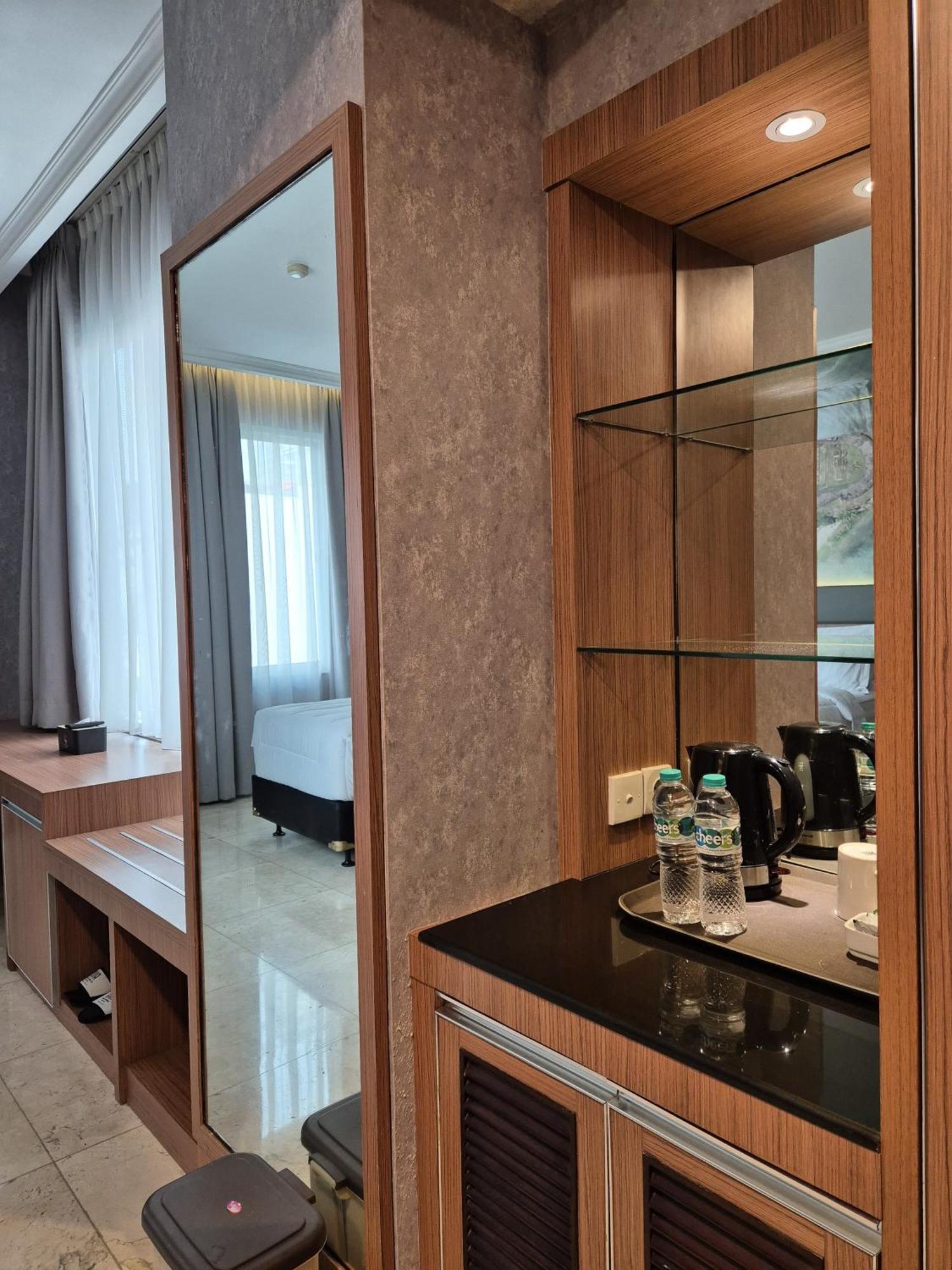 Giia Maluku Hotel Thamrin Джакарта Экстерьер фото